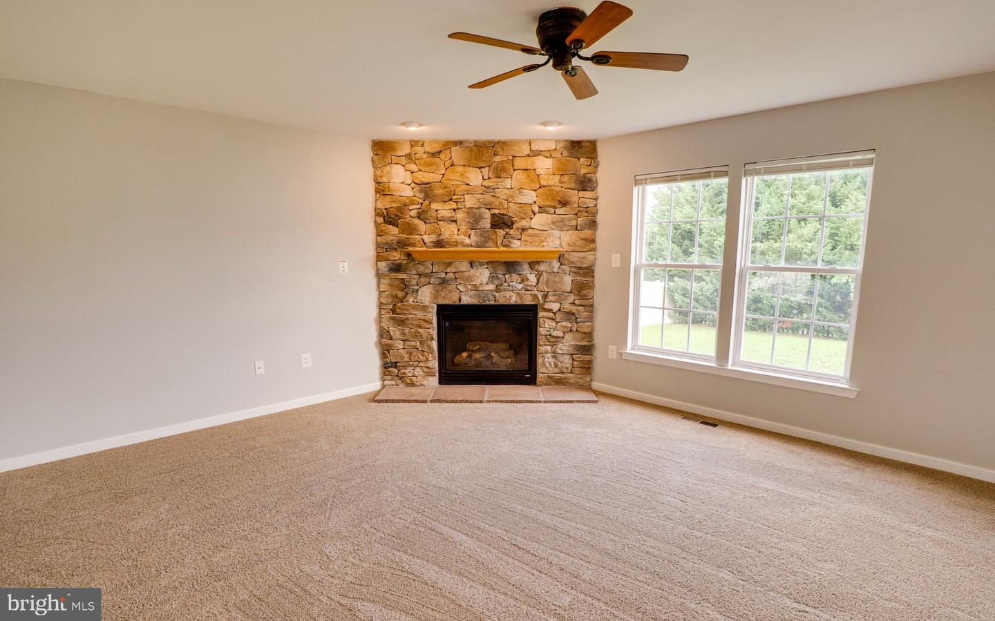 369 Theater Ln Property Photo 11