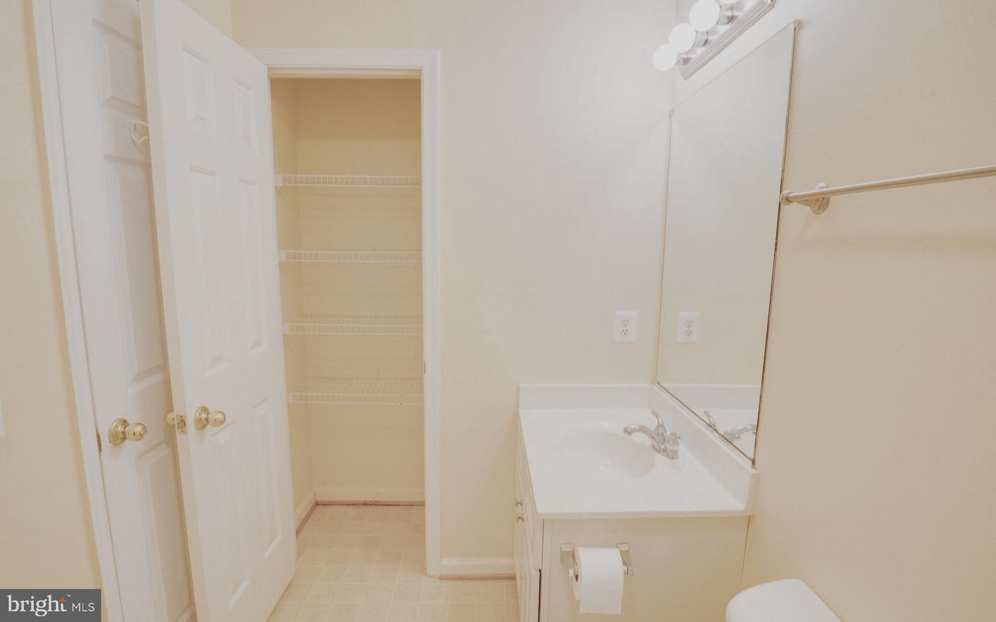 369 Theater Ln Property Photo 34