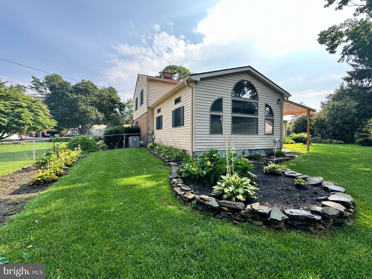 56 Candlewick Dr Property Photo 3