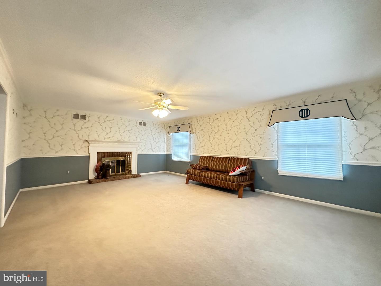 56 Candlewick Dr Property Photo 13