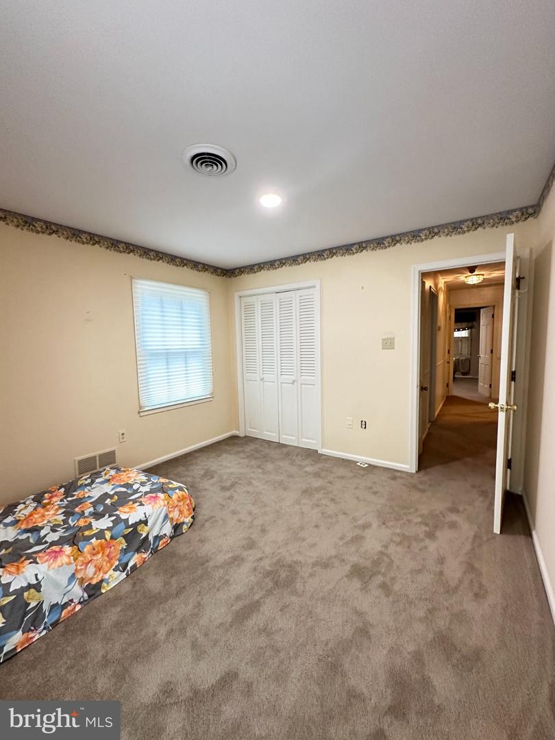 56 Candlewick Dr Property Photo 16