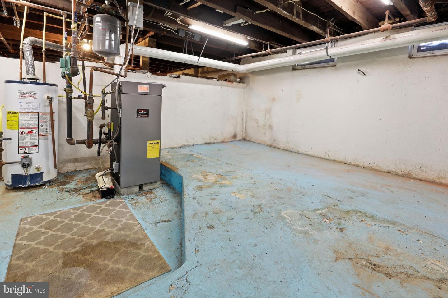 109 E Division St Property Photo 39