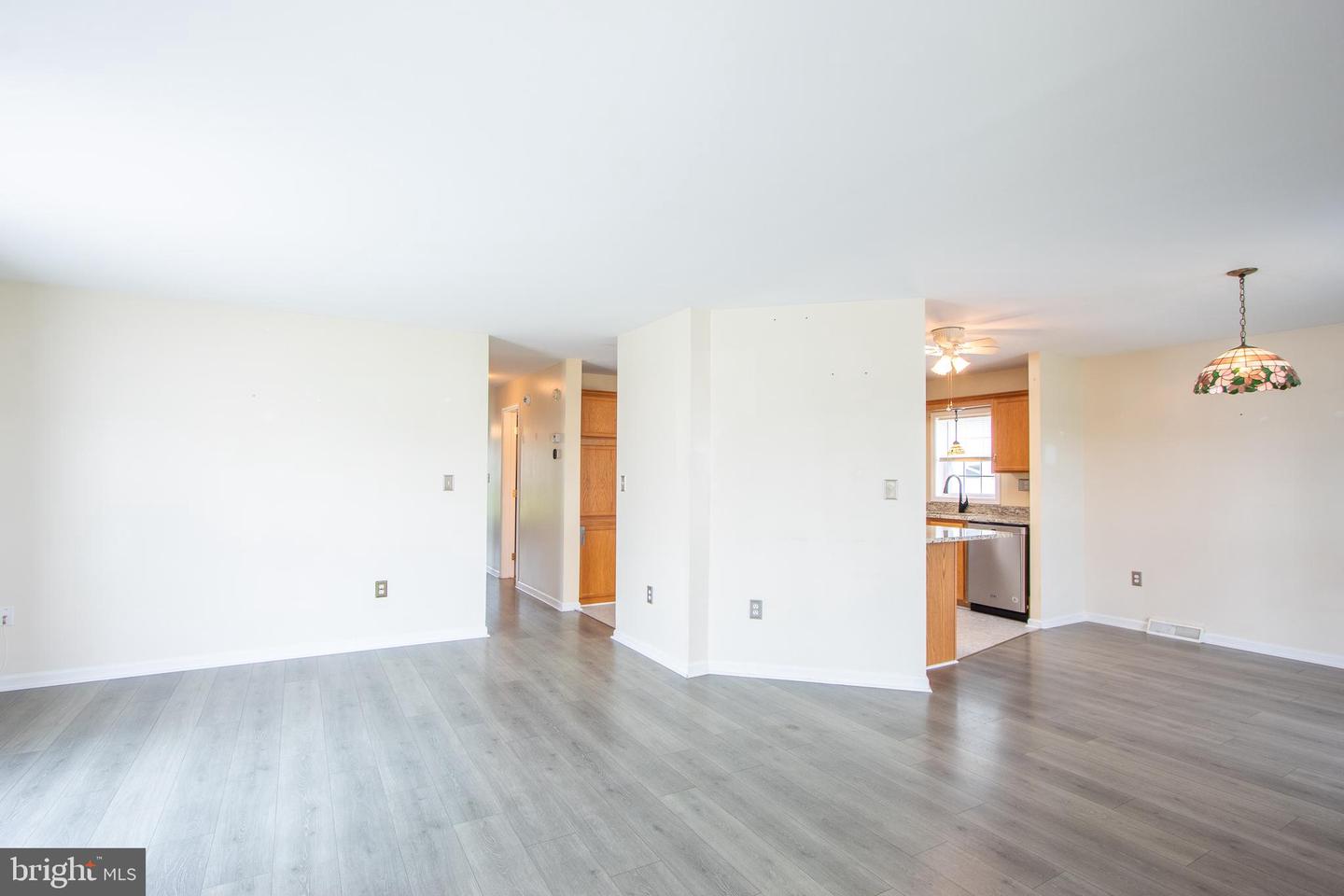 24 S Stetson Ln #210 Property Photo 8