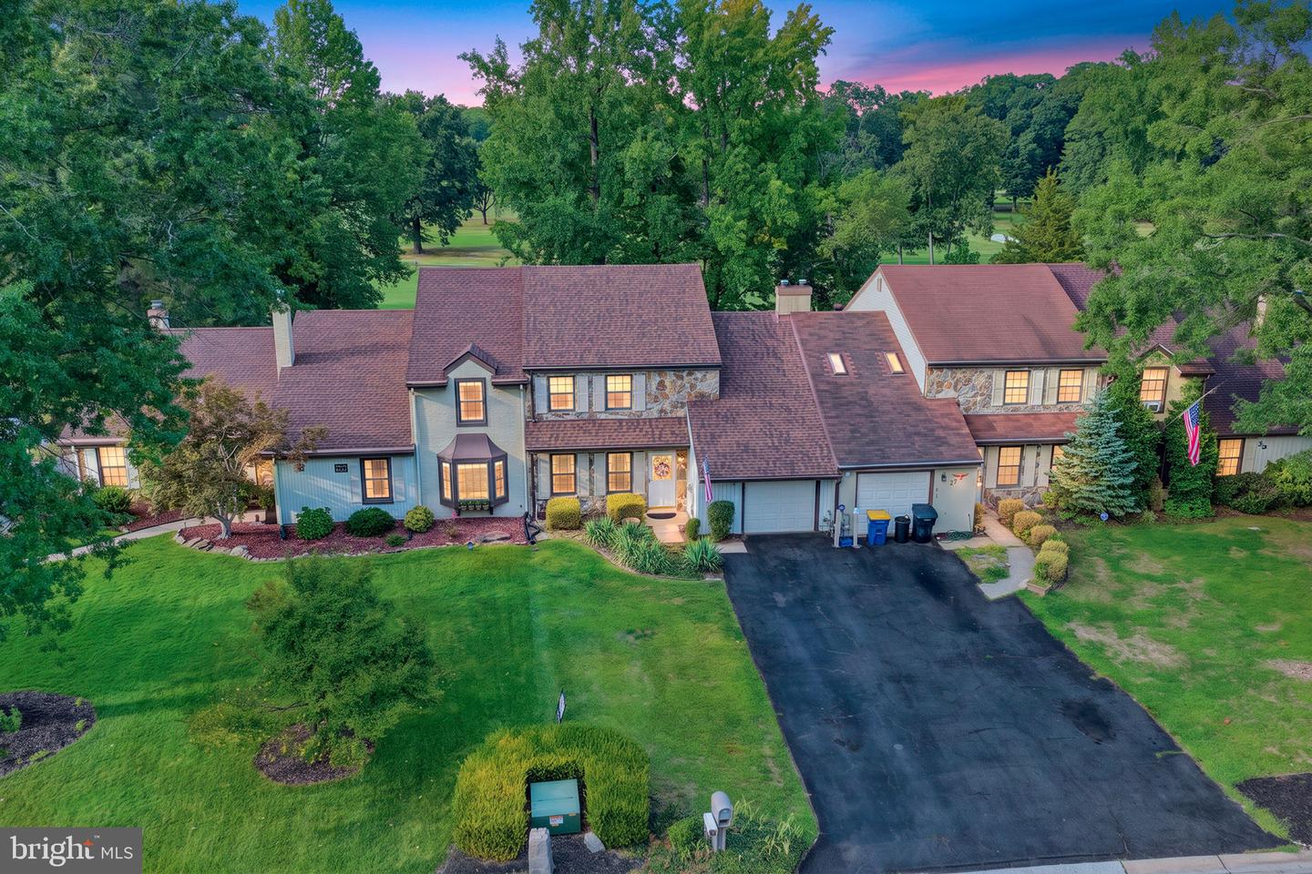 25 S TURNBERRY DR