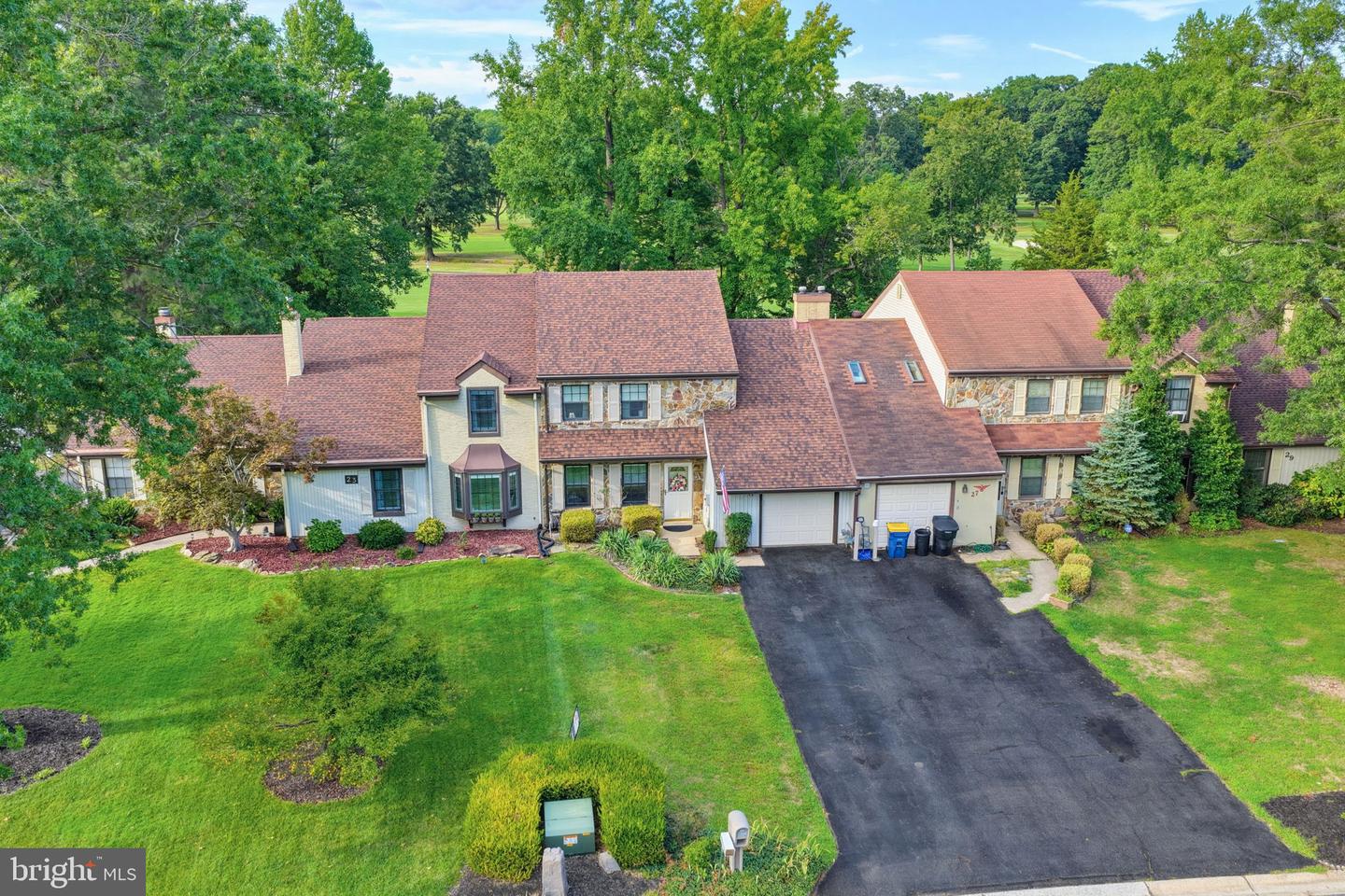 25 S Turnberry Dr Property Photo 3