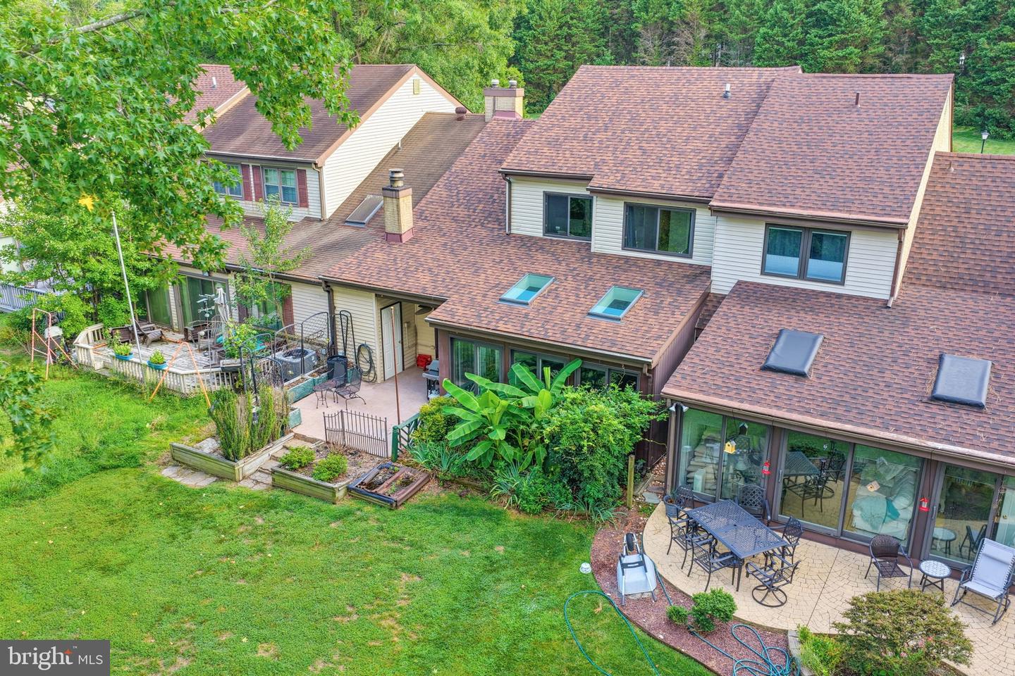 25 S Turnberry Dr Property Photo 8
