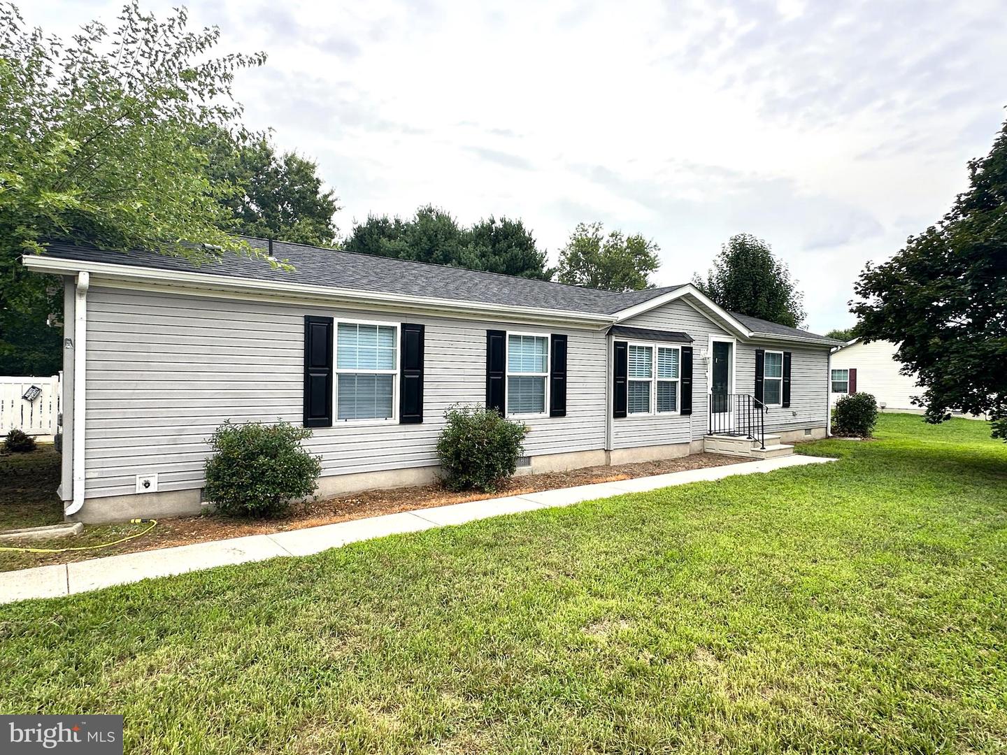 103 Saddlebrook Dr Property Photo 1