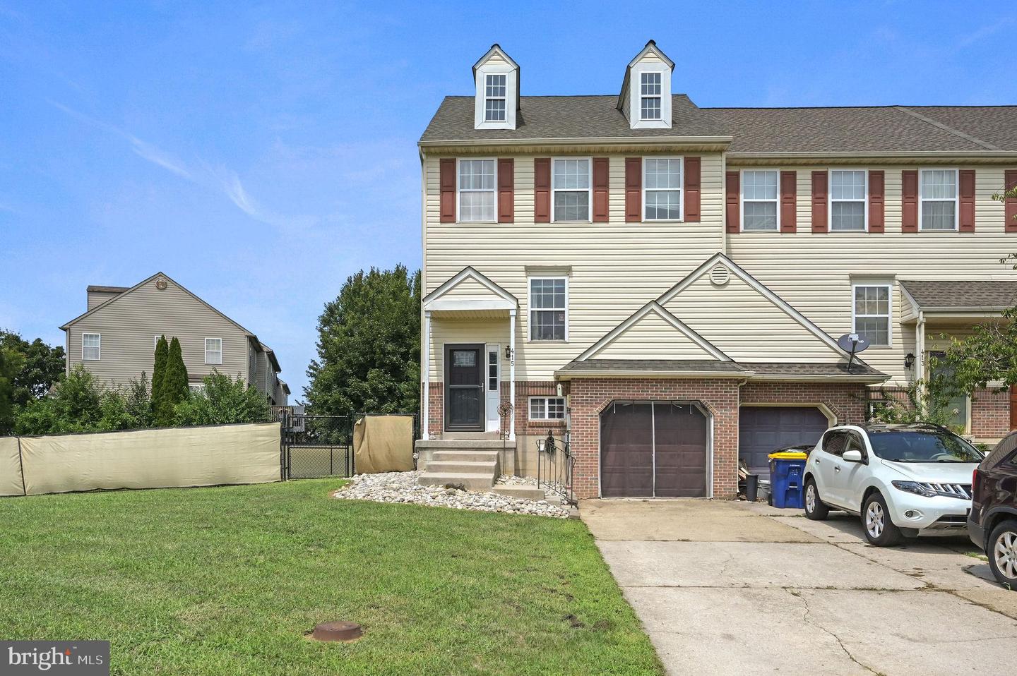 415 Charring Cross Dr Property Photo 1