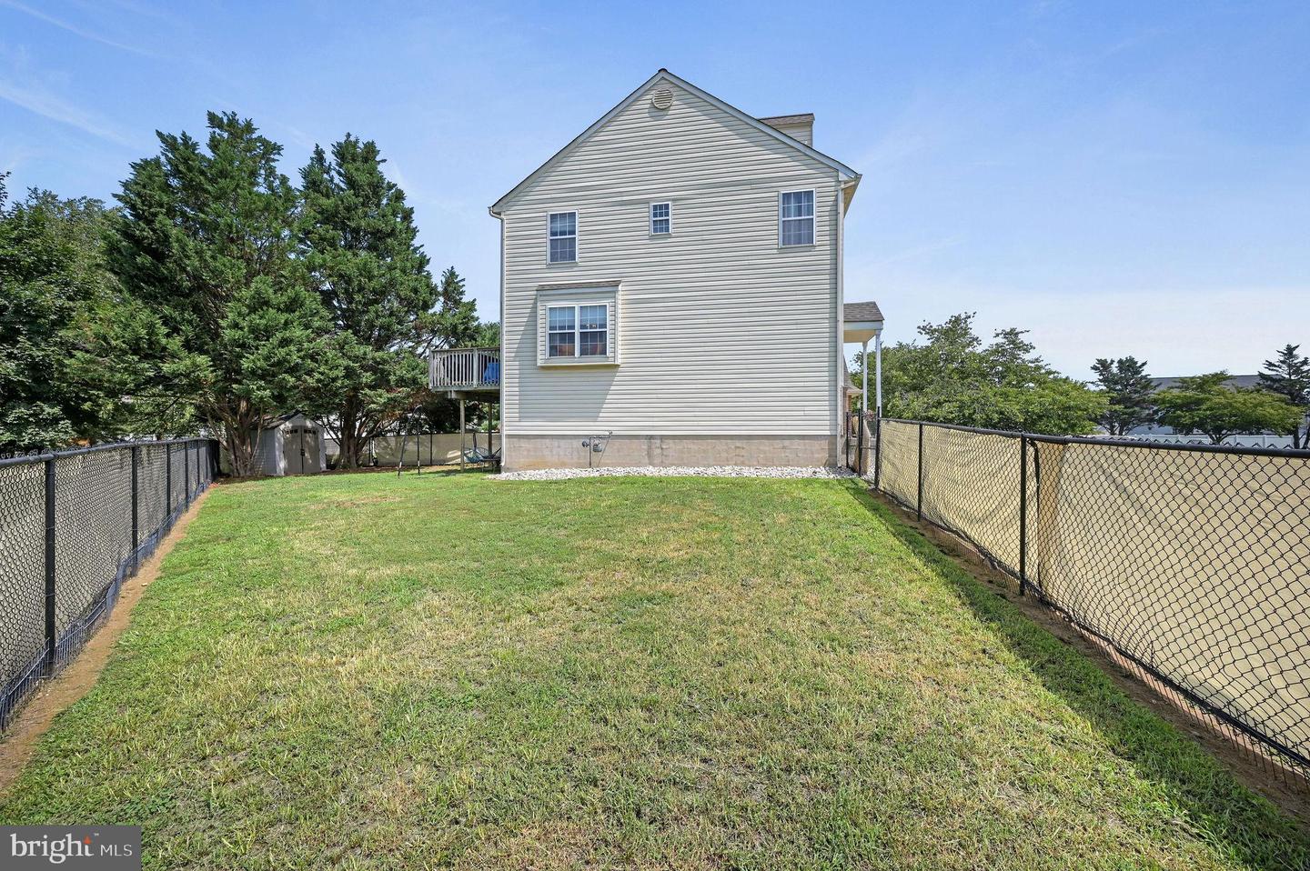 415 Charring Cross Dr Property Photo 3