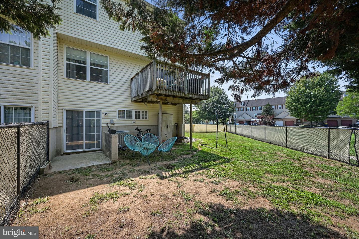 415 Charring Cross Dr Property Photo 4