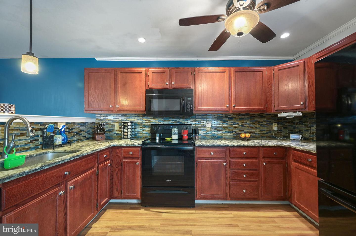 415 Charring Cross Dr Property Photo 9