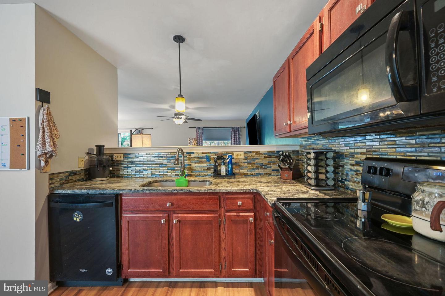 415 Charring Cross Dr Property Photo 10