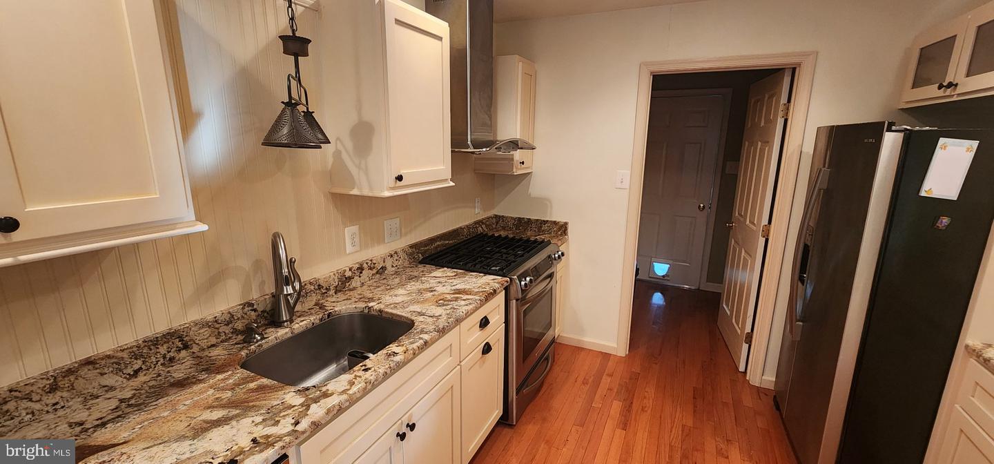 28 Houston St Property Photo 14