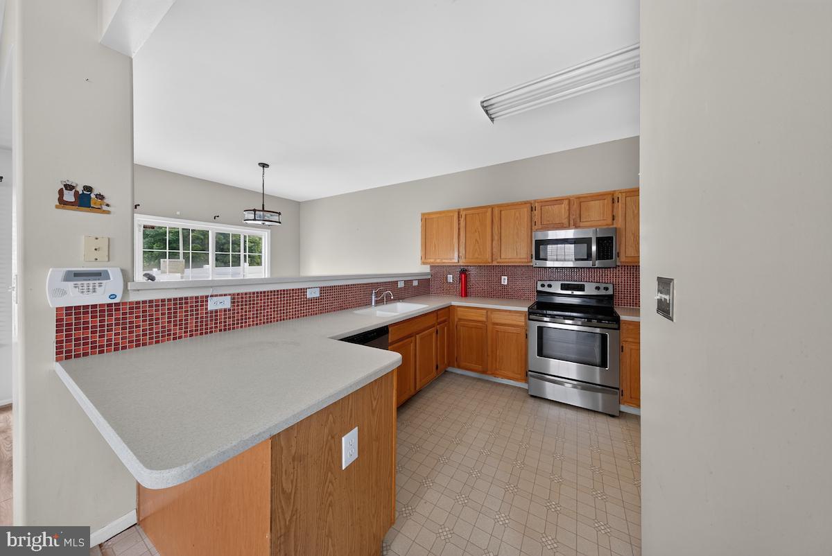 416 Worchester Dr Property Photo 17