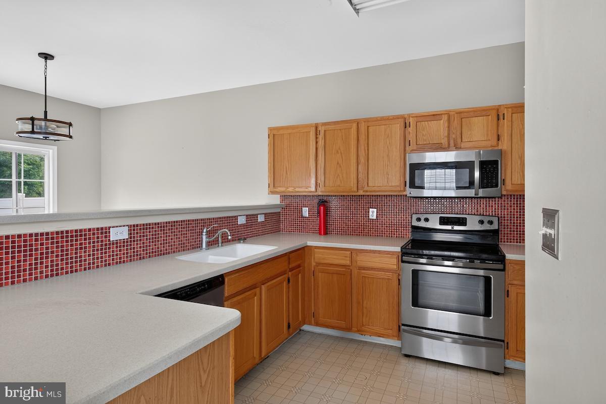 416 Worchester Dr Property Photo 18