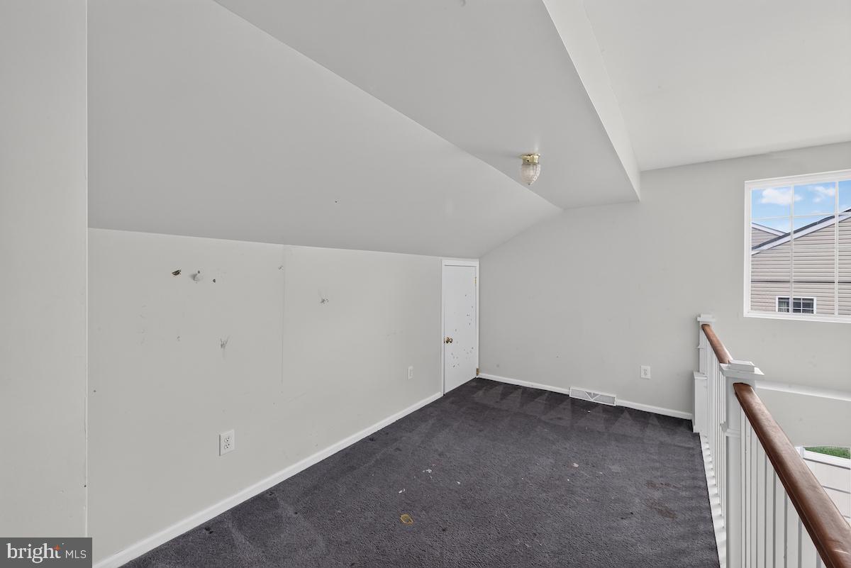 416 Worchester Dr Property Photo 35