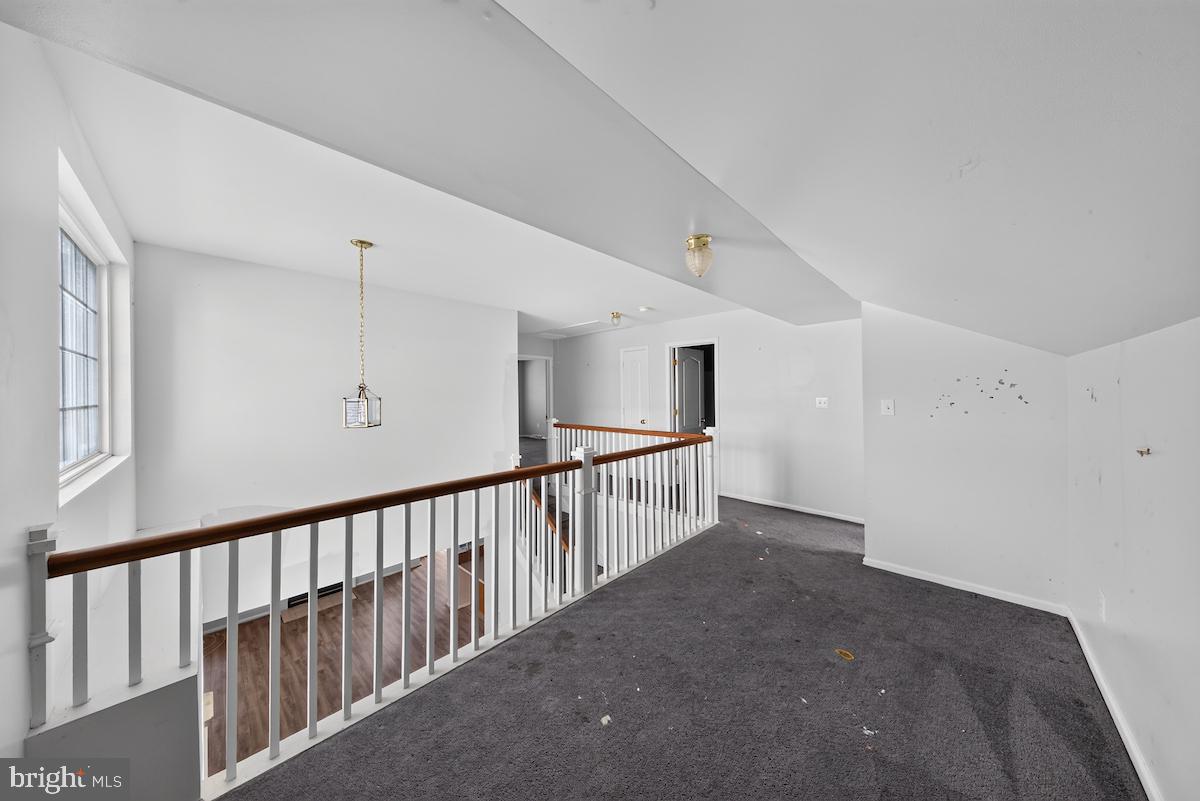 416 Worchester Dr Property Photo 37