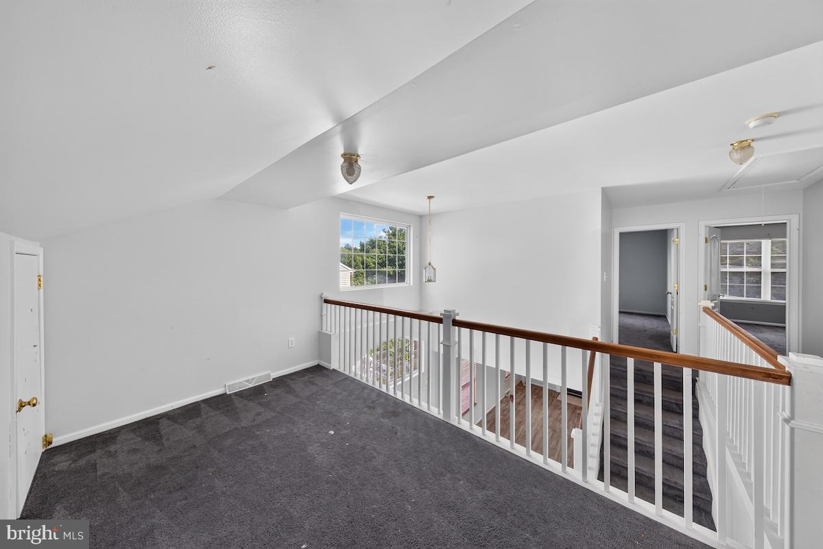 416 Worchester Dr Property Photo 38