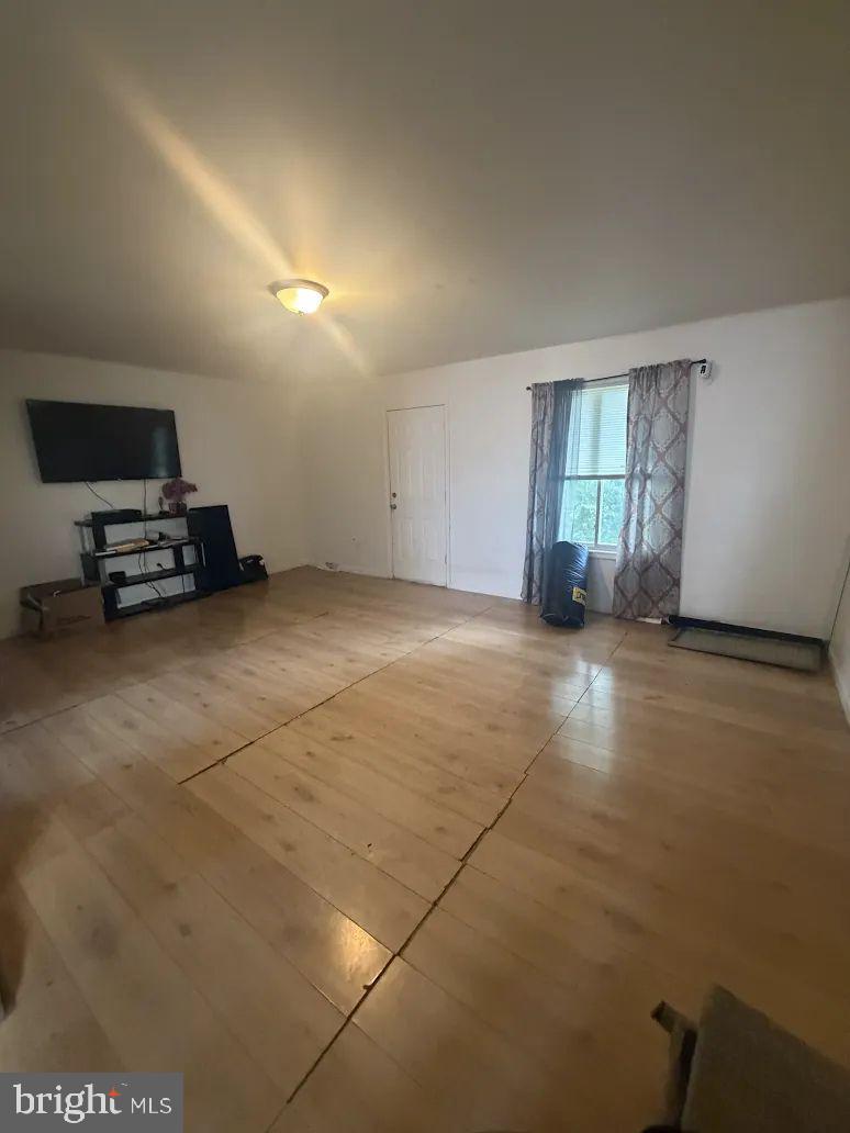 443 Arnold Ct Property Photo 2