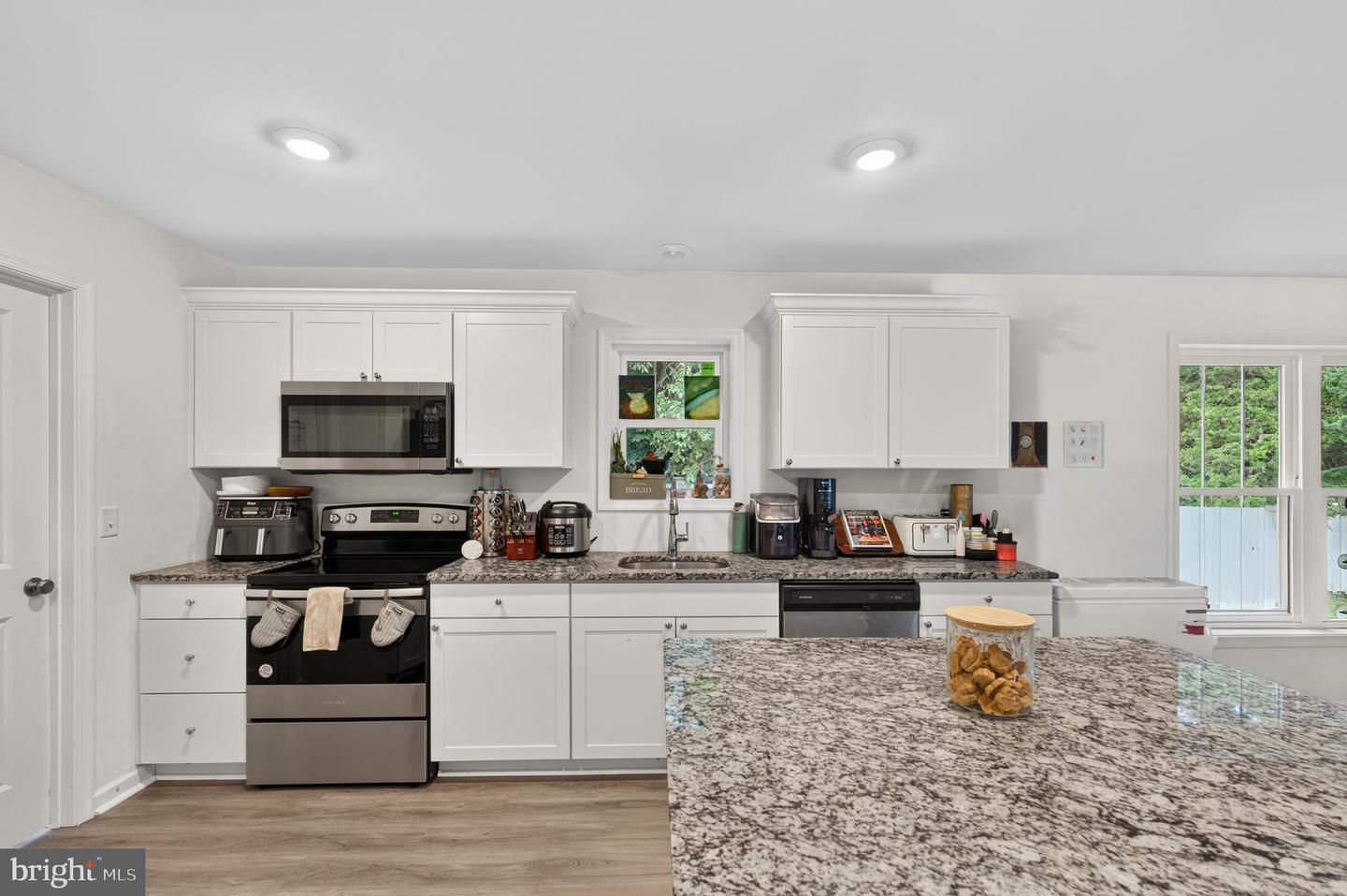 210 S Governors Blvd Property Photo 11