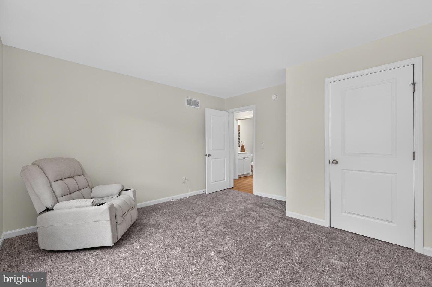 210 S Governors Blvd Property Photo 17