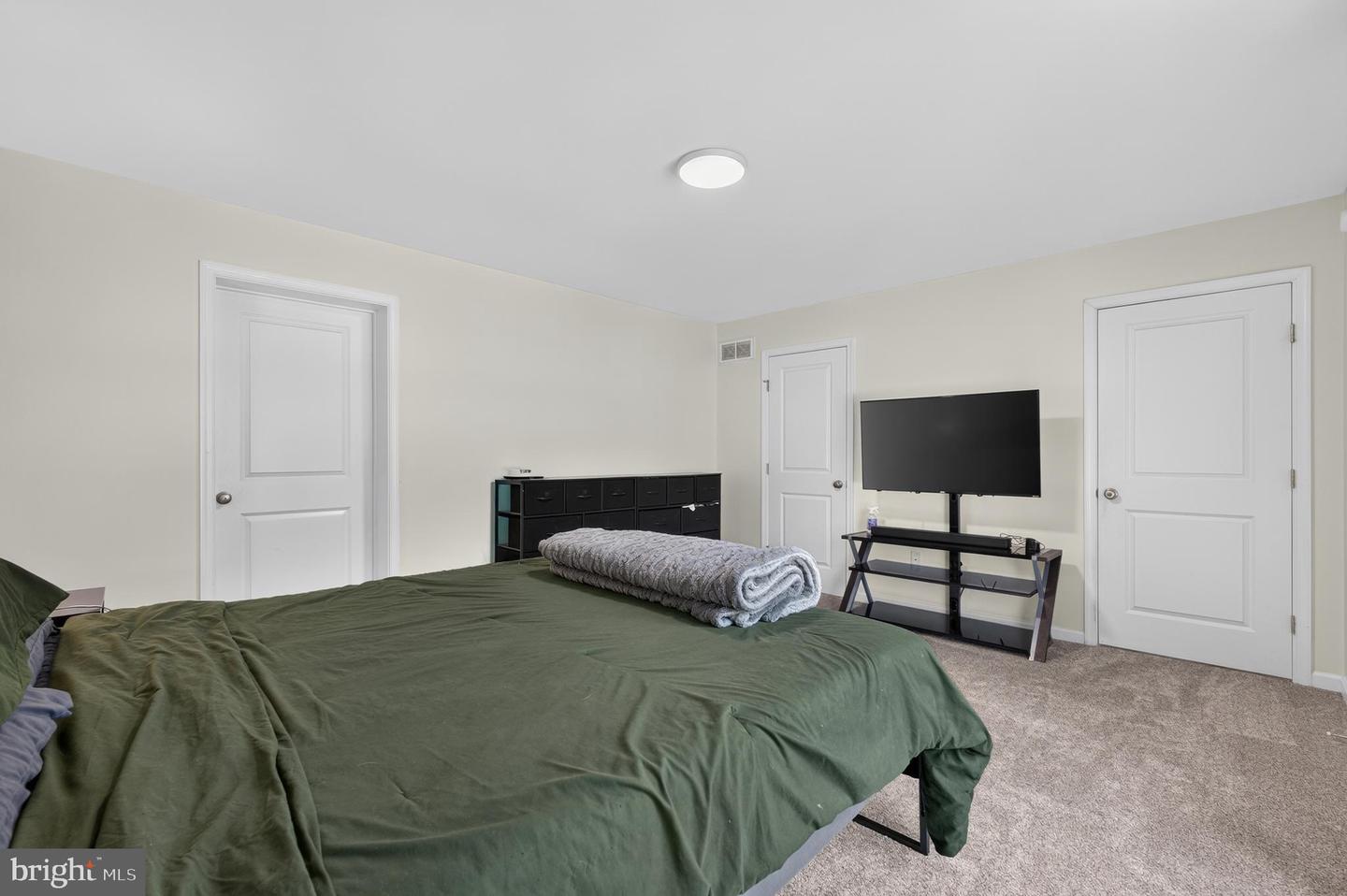 210 S Governors Blvd Property Photo 22