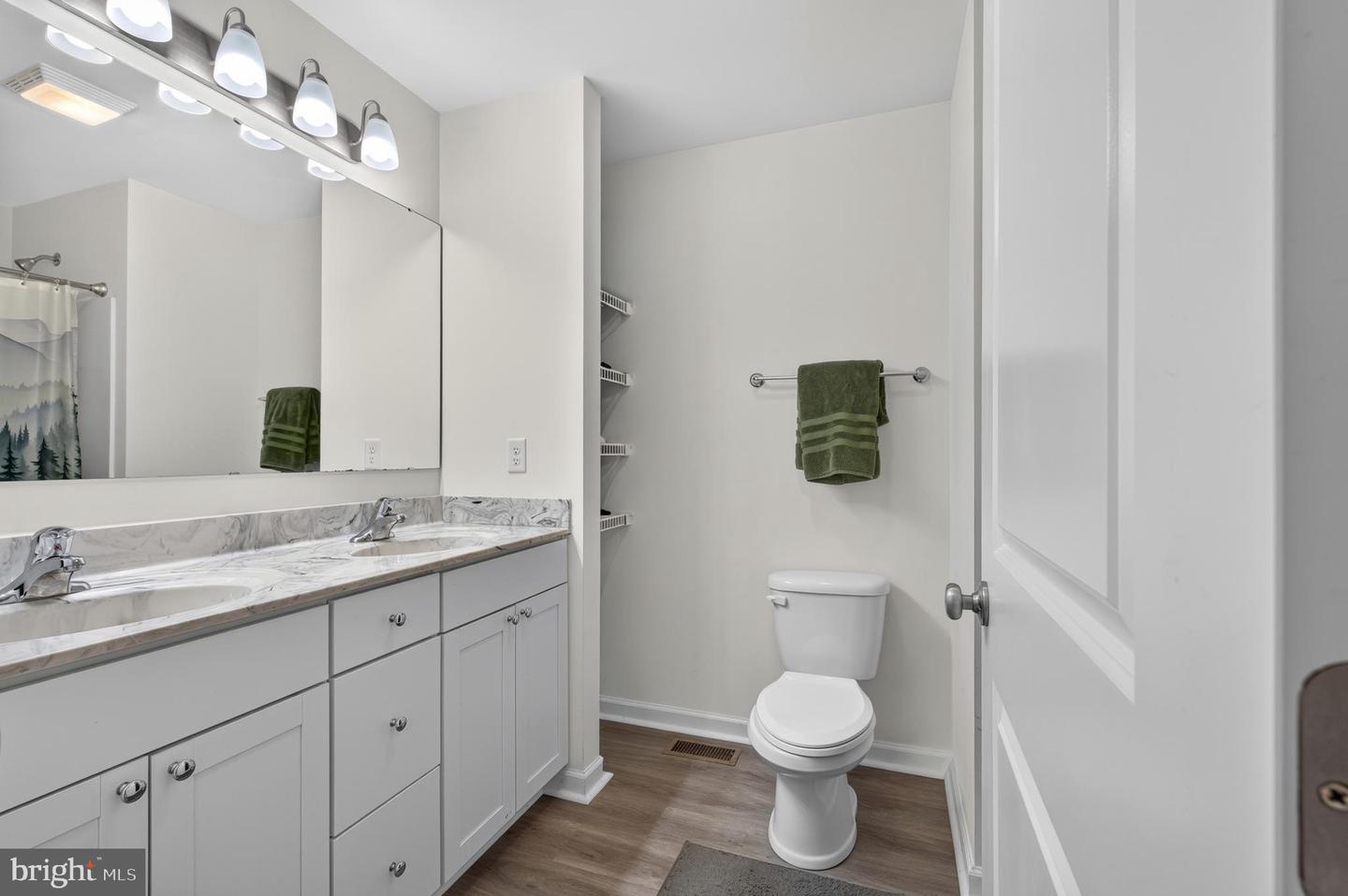 210 S Governors Blvd Property Photo 24