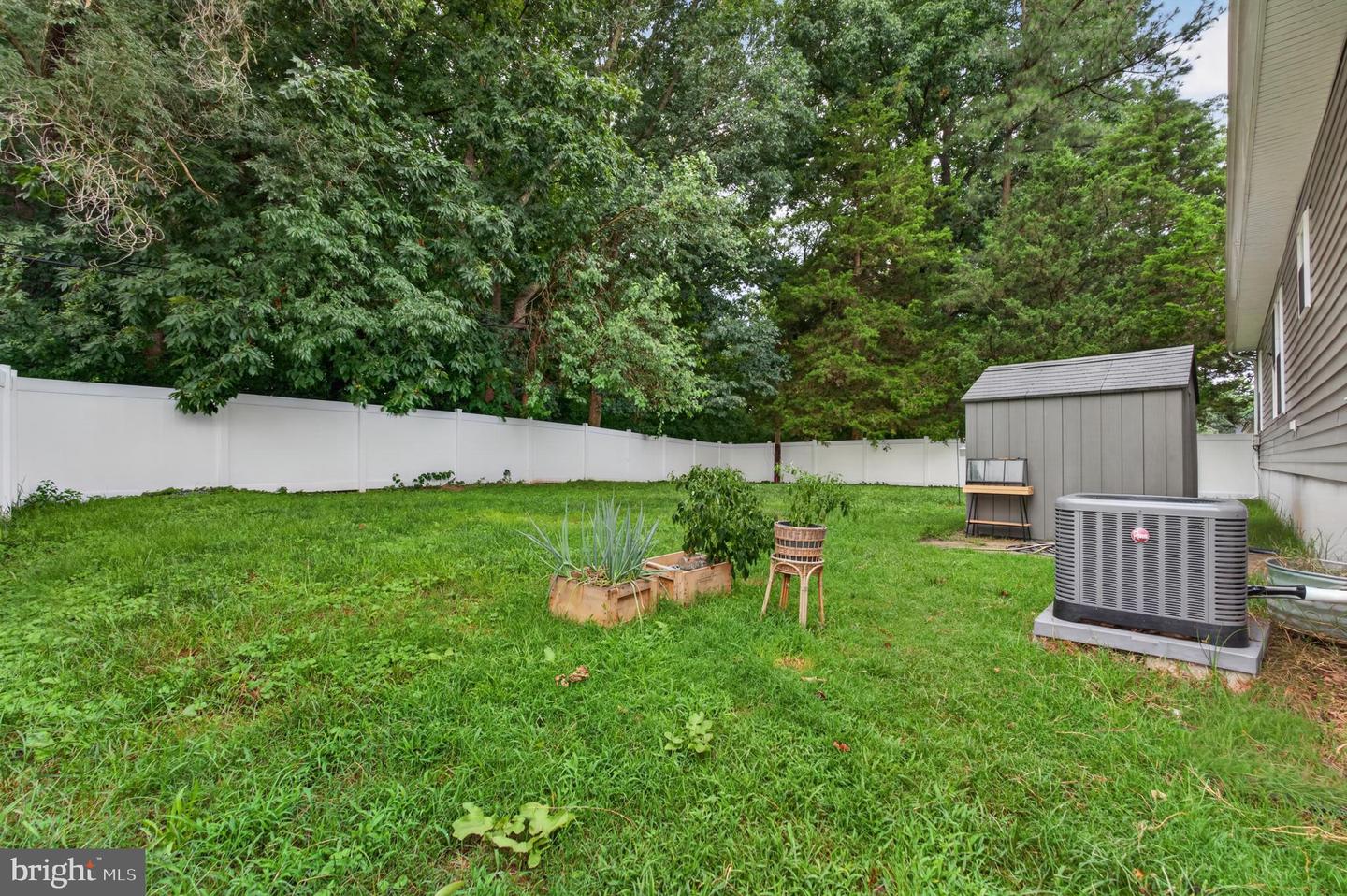 210 S Governors Blvd Property Photo 26