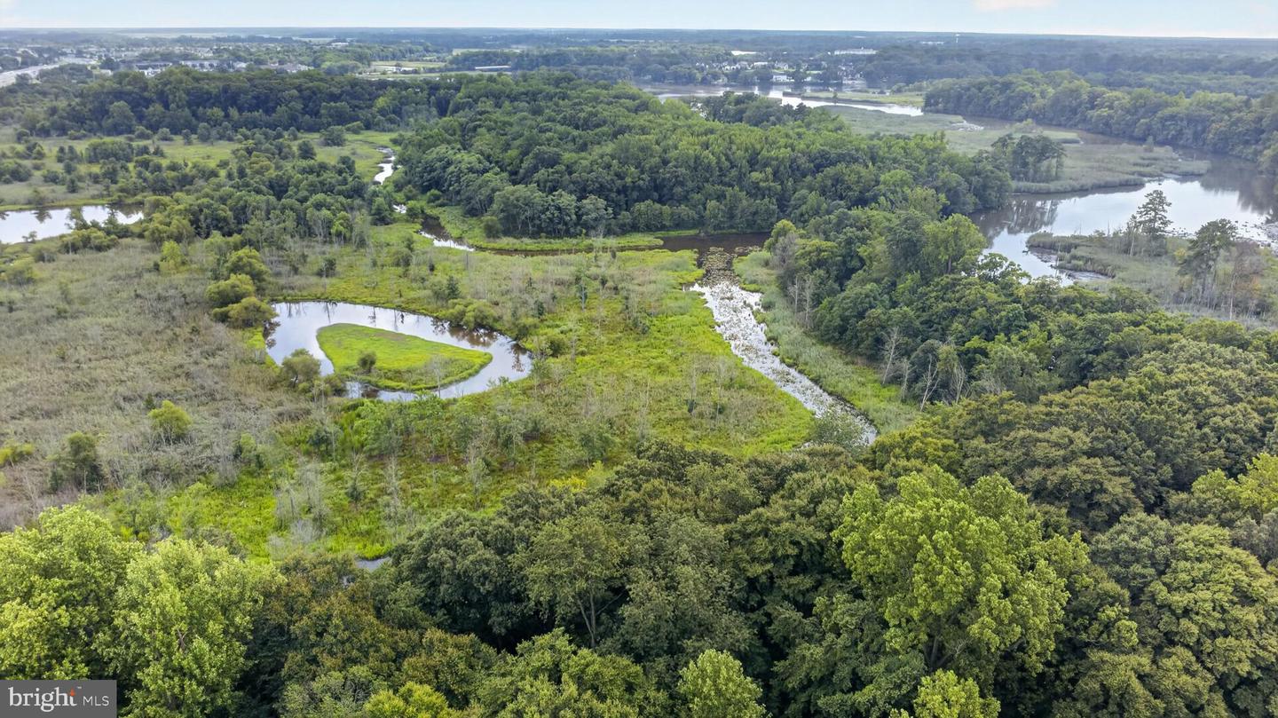 210 S Governors Blvd Property Photo 33