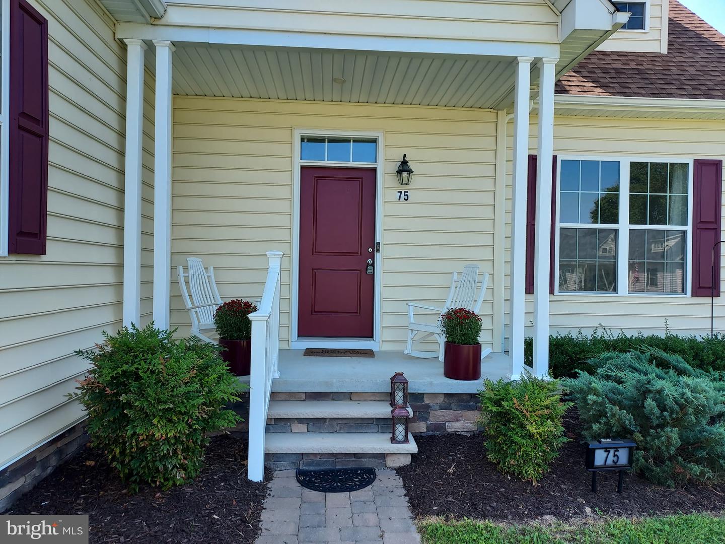 75 Rocky Spring Ct Property Photo 3