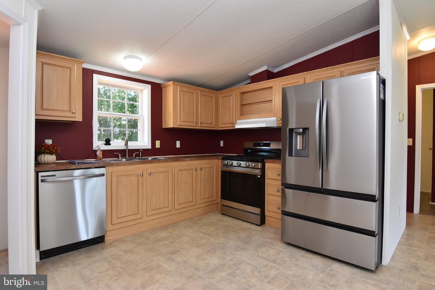 1655 Hickman Rd Property Photo 12