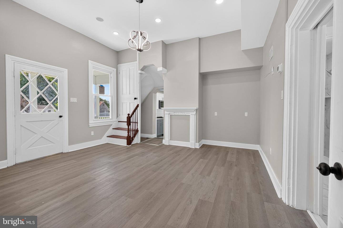 156 Front Property Photo 16