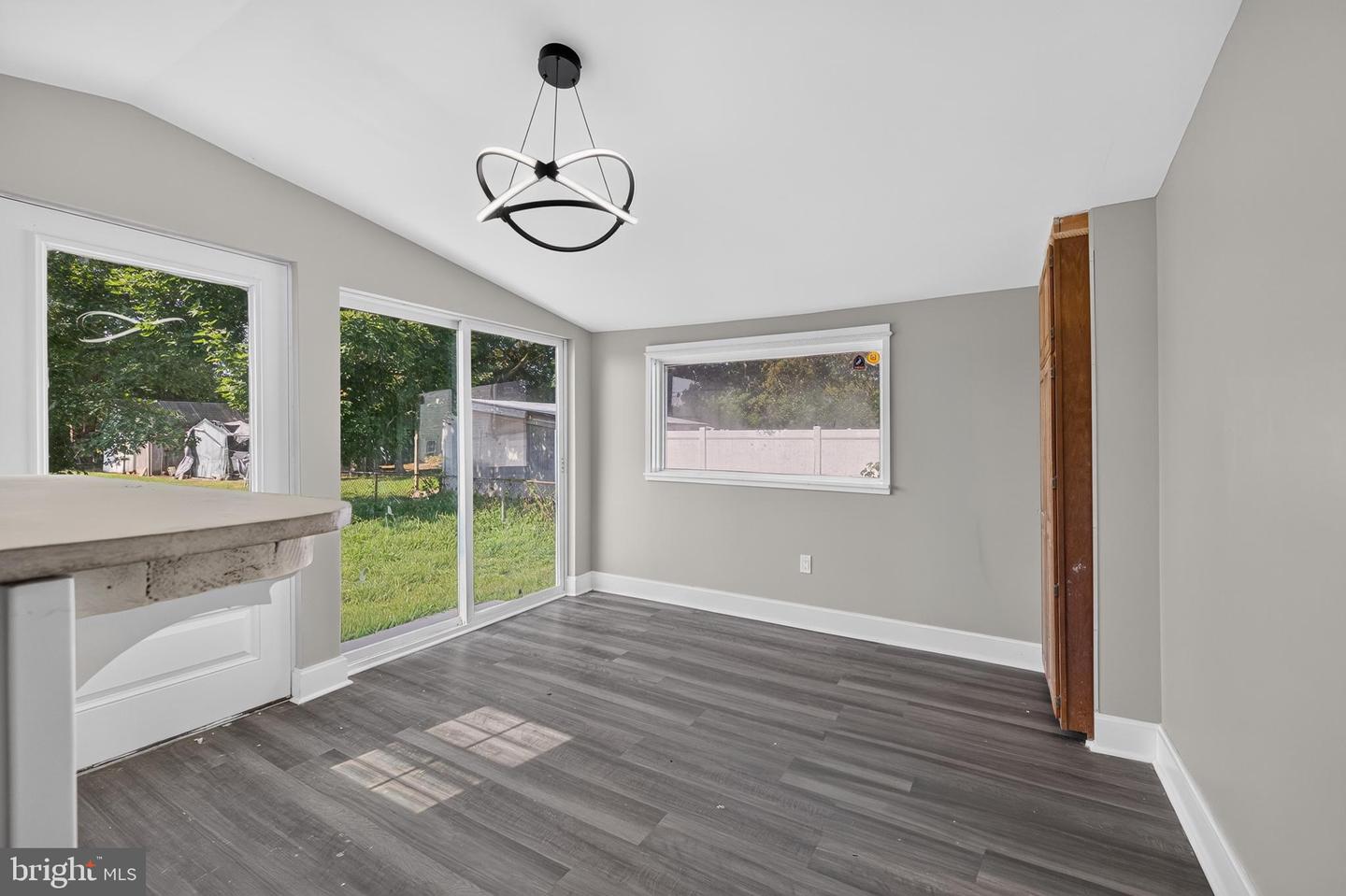 156 Front Property Photo 23