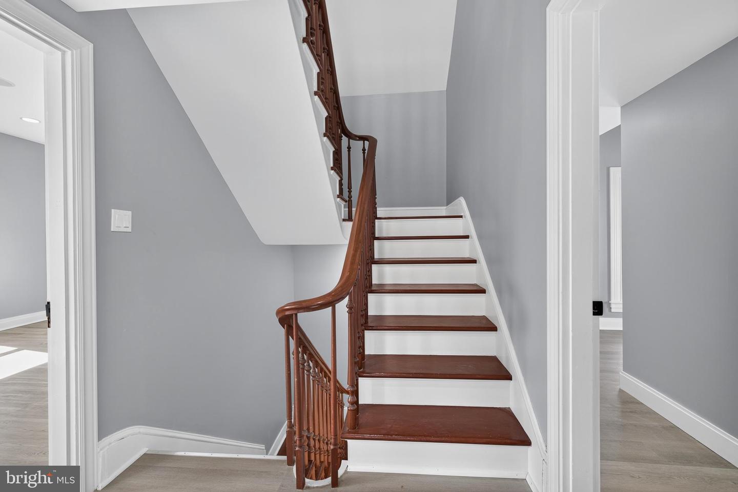 156 Front Property Photo 25