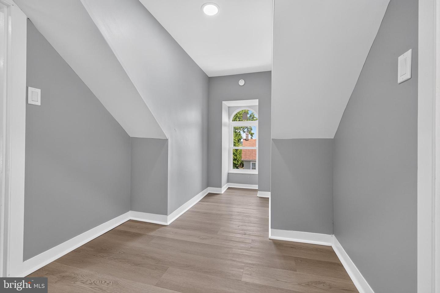 156 Front Property Photo 40