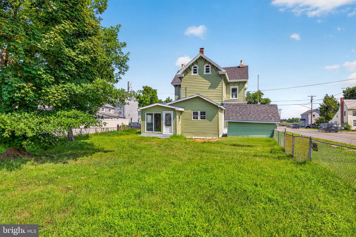 156 Front Property Photo 47