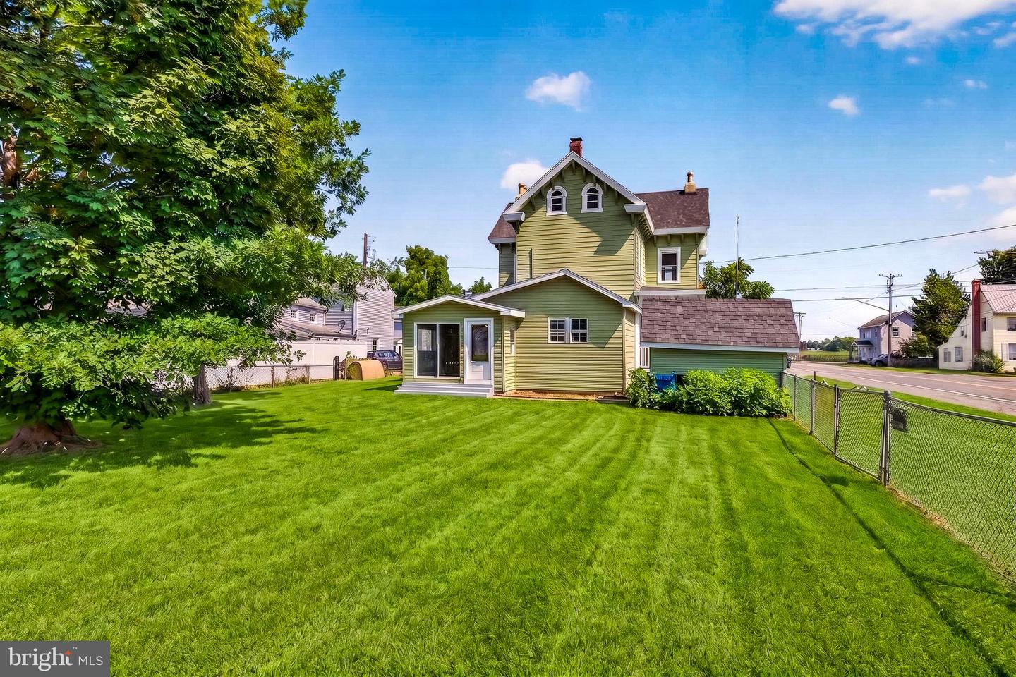 156 Front Property Photo 48