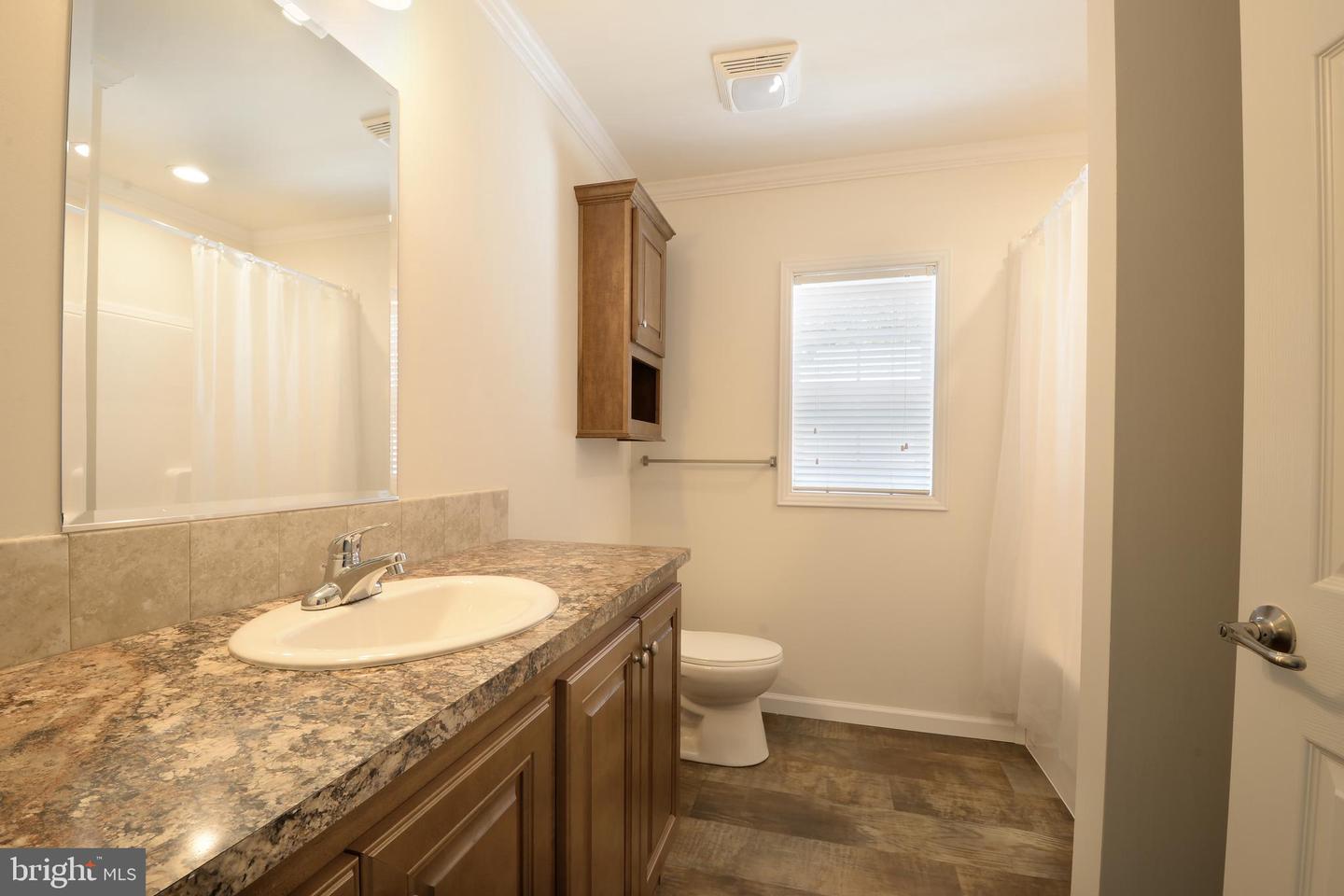 42 Edgewater Dr Property Photo 12