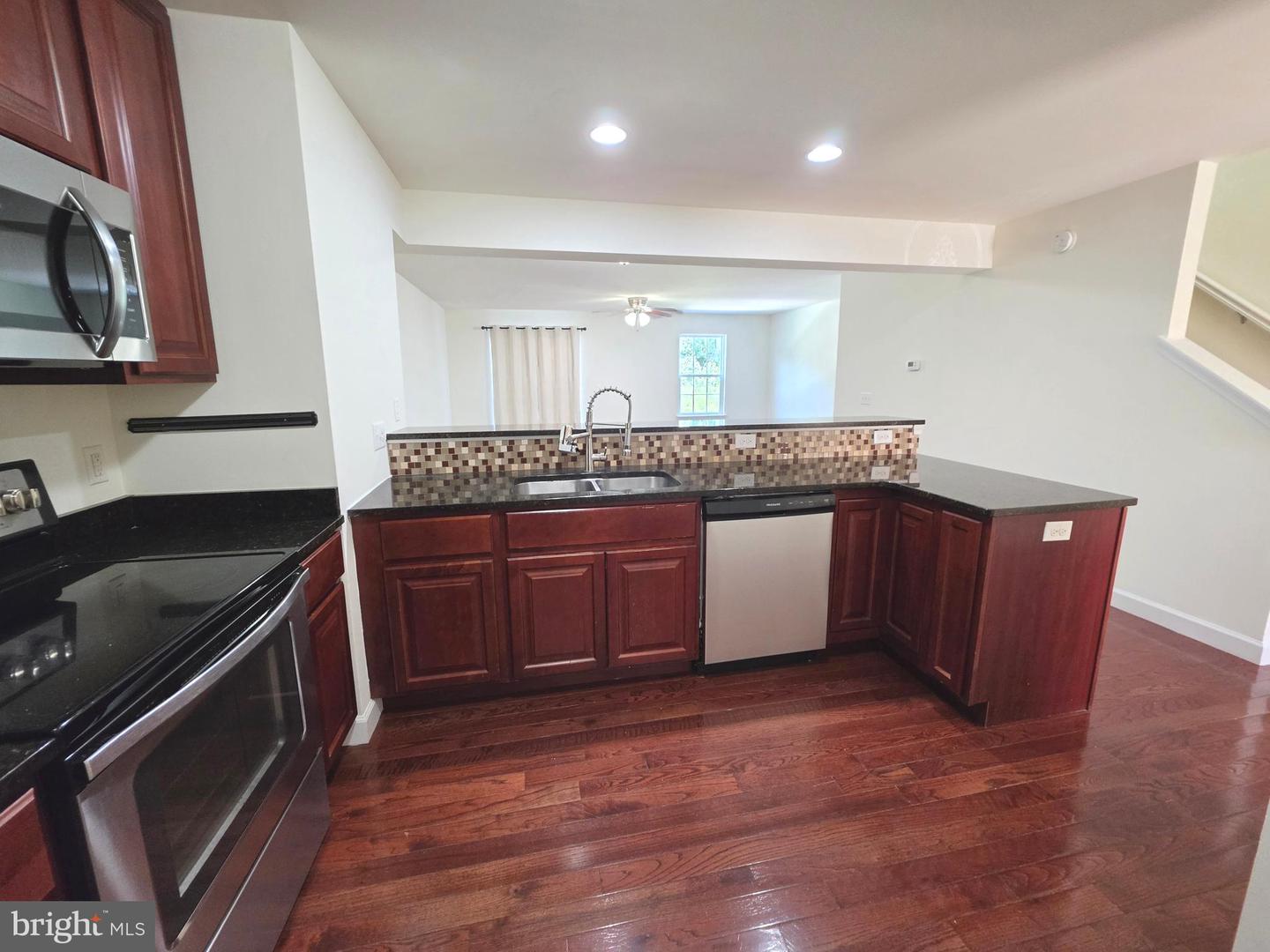 143 Medal Way Property Photo 7
