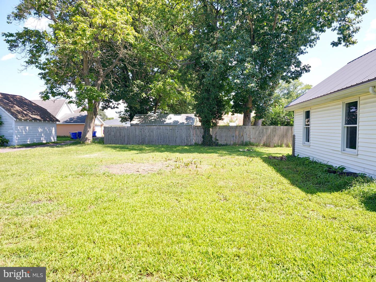 100 Third St Property Photo 3