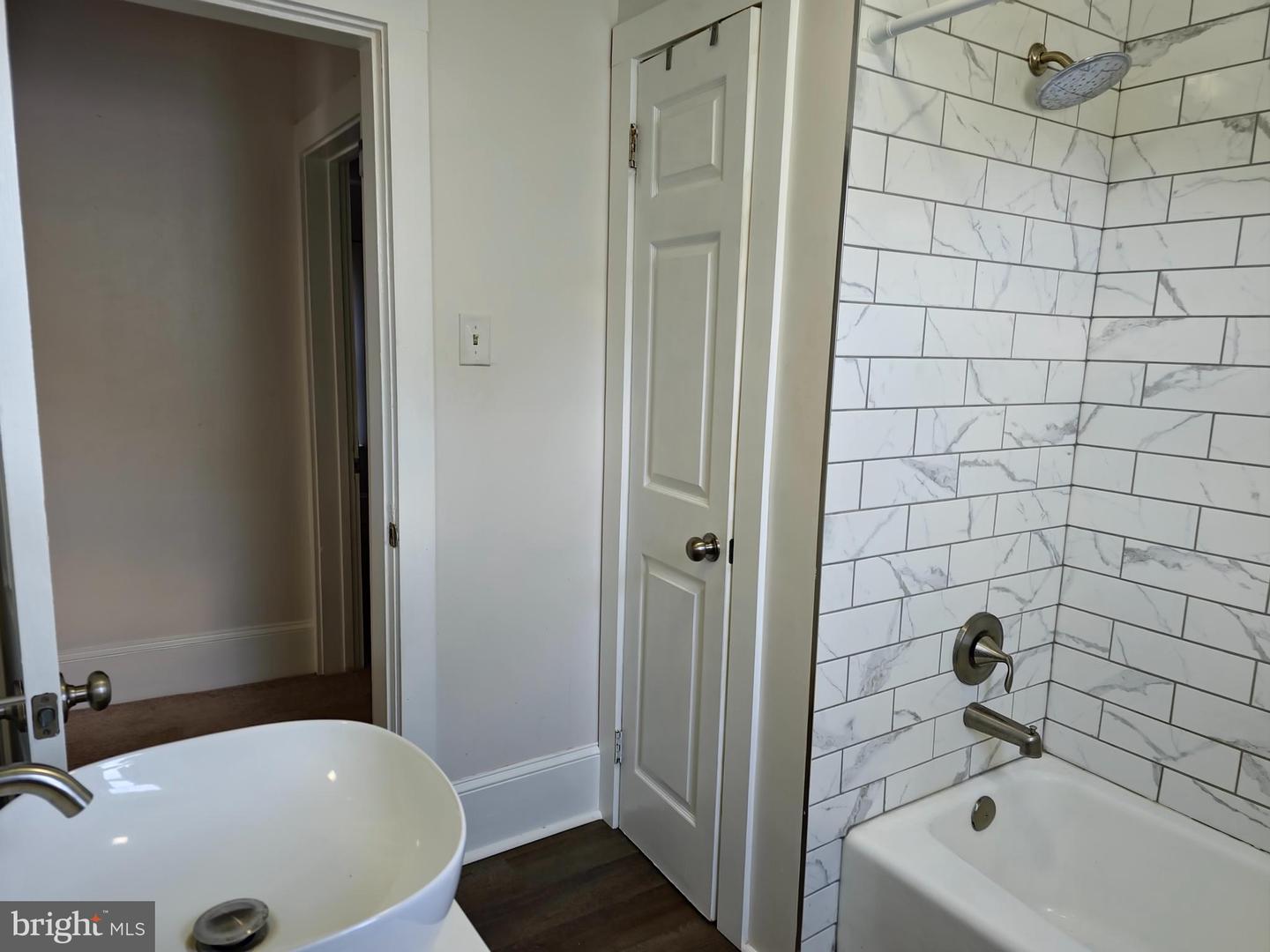 100 Third St Property Photo 9
