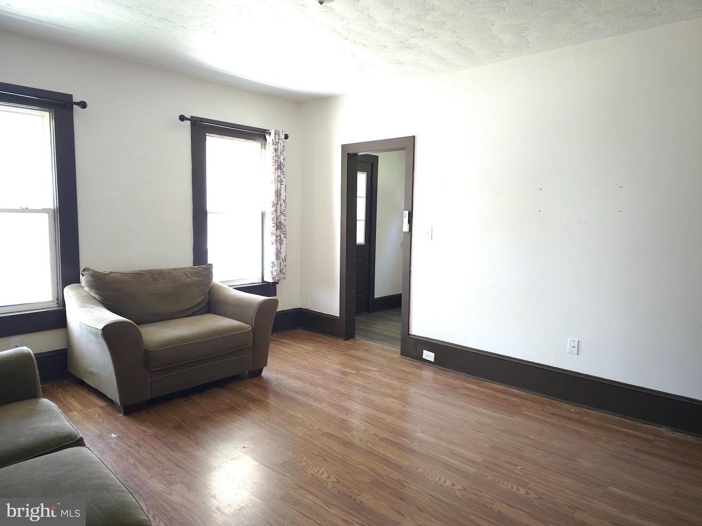 100 Third St Property Photo 11