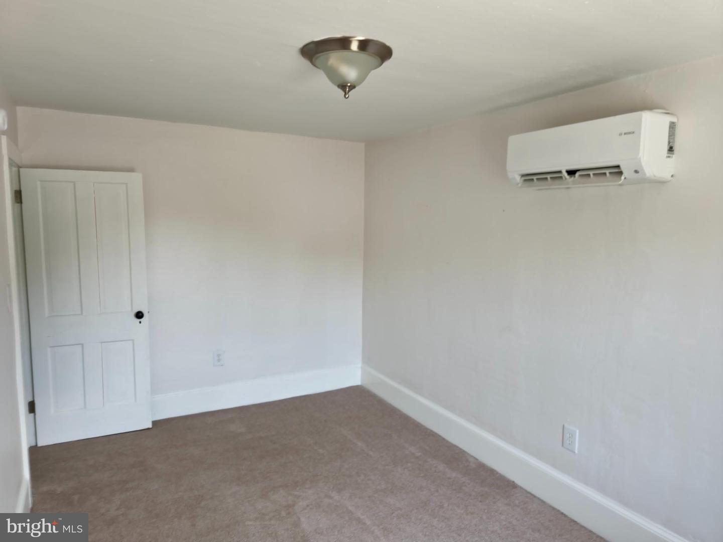 100 Third St Property Photo 16