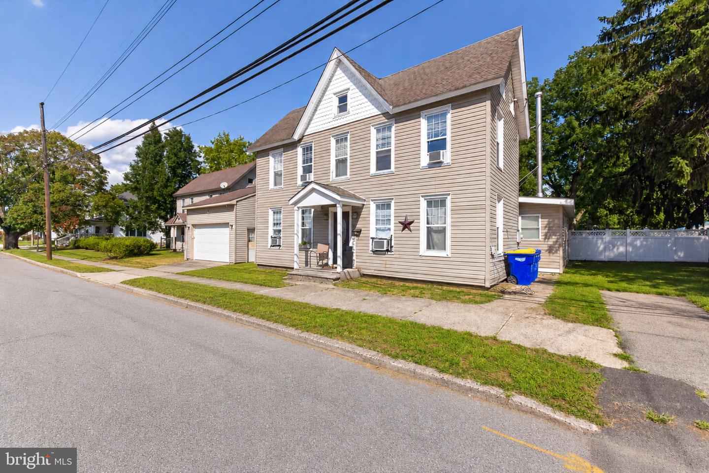 216 Weiner Ave Property Photo 1