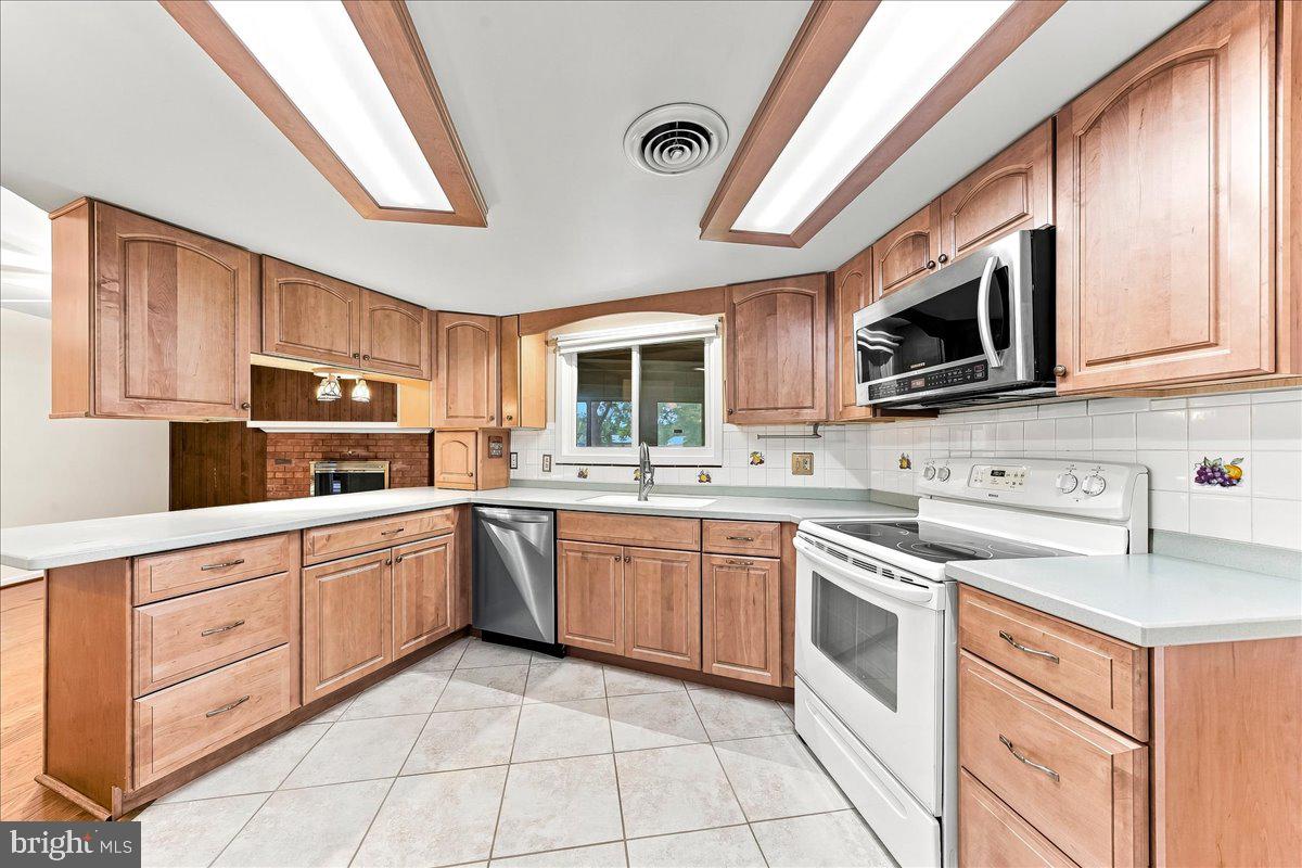 1 W Fairways Cir Property Photo 7