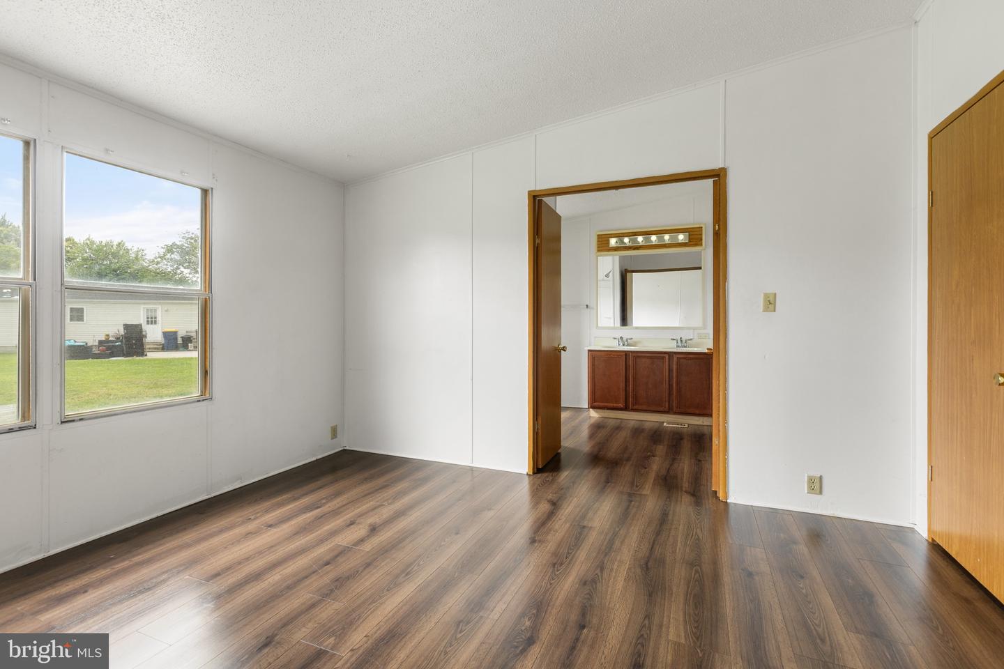 202 Persimmon Cir Property Photo 13