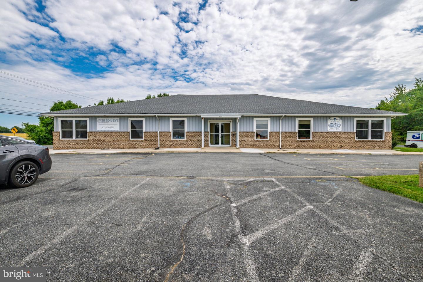 800 AIRPORT RD Property Photo 1