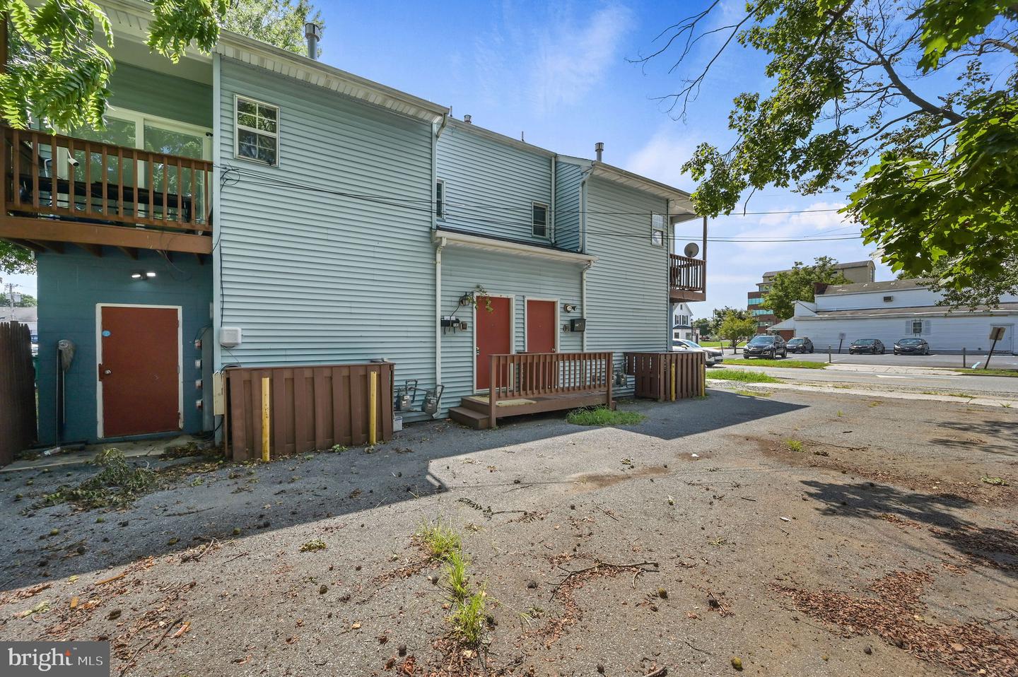 149 S QUEEN ST Property Photo 1