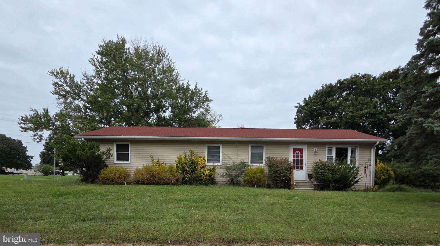 19 SUMAC DR Property Photo 1