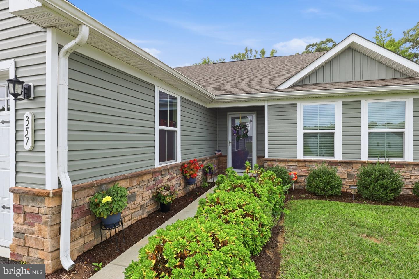 357 Laertes Dr Property Photo 4
